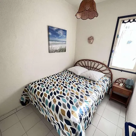 T2 Avec Terrasse Et Parking, A 50m De La - Fr-1-702-70 Apartment